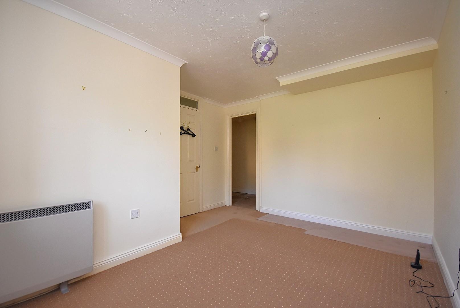 30 Alexandra Court, The Esplanade, Penarth, CF64 3LA